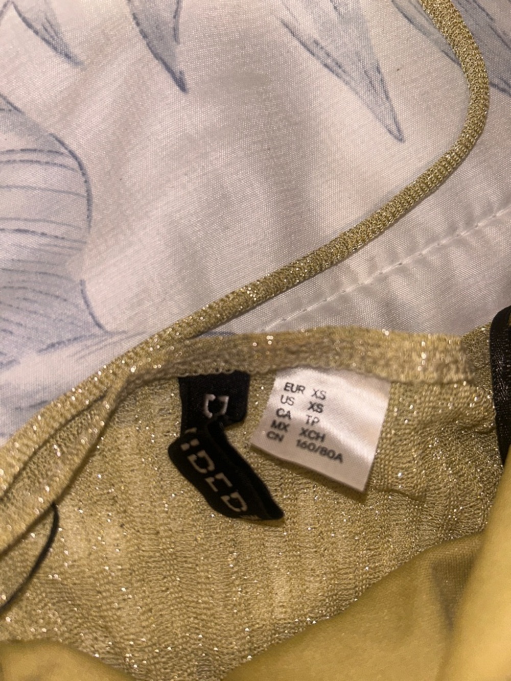 Metallic Divided Top - Picture 2 of 3